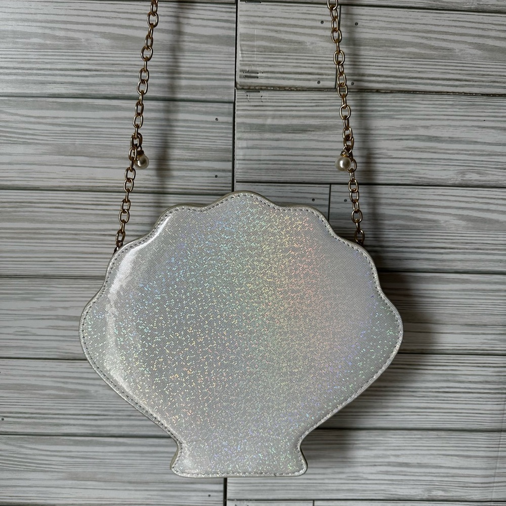 Shell-Shaped Bag - Picture 4 of 6